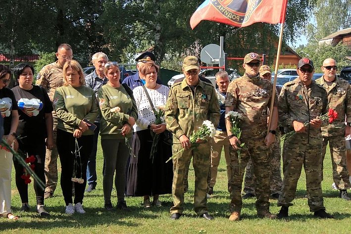 Александр Русаков принял участие в акции-реквиеме, приуроченной ко Дню памяти детей – жертв войны в Донбассе