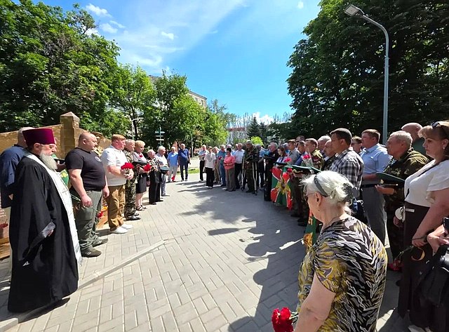 Ольга Бас почтила память погибших в Великой Отечественной войне