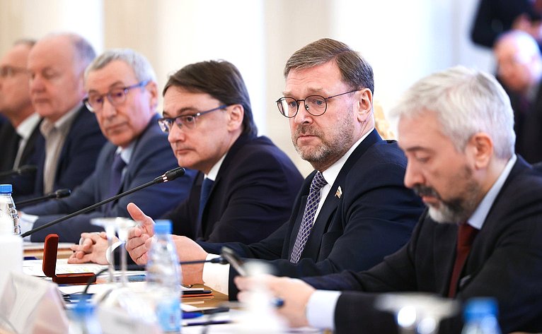 Константин Косачев принял участие во встрече руководителей дипломатических миссий ряда стран, организованной российским парламентским «Евразийским диалогом»
