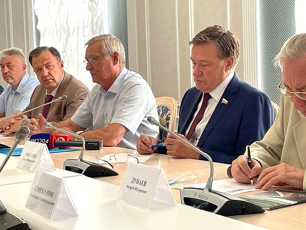 Сергей Рябухин принял участие во встрече землячества с руководством Ульяновской области