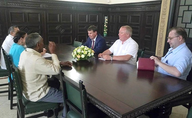 Встреча С. Цекова с председателем Комитета по международным делам Национальной ассамблеи народной власти Кубы