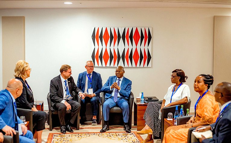 Встреча заместителя Председателя СФ Константина Косачева с Председателем Сената Руанды Августином Иямуремье