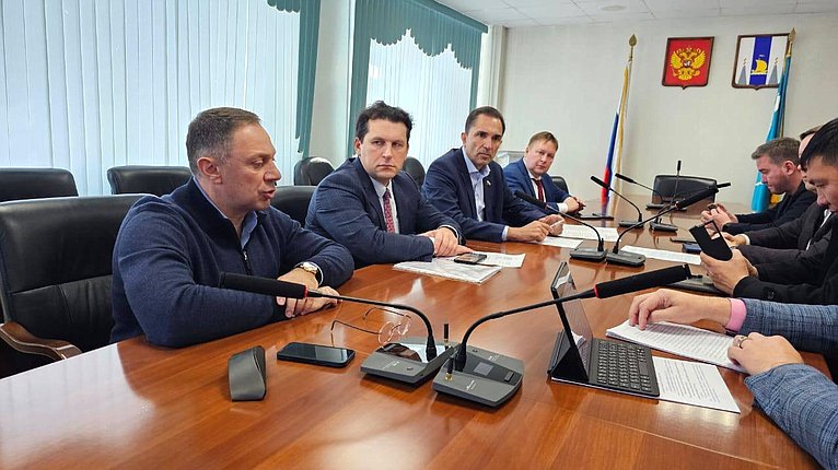 Андрей Хапочкин принял участие в совещании на Сахалине, посвященном вопросам работы операторов ТКО