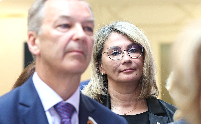 Открытие в Совете Федерации выставки Министерства энергетики РФ «Векторы развития энергетики — импульс для будущего России»