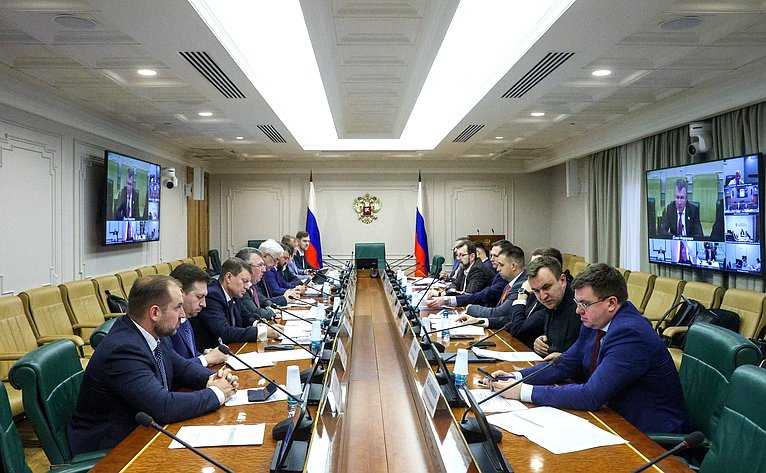 Круглый стол Комитета Совета Федерации по экономической политике «О перспективах обновления инфраструктуры и подвижного состава городского электрического транспорта в субъектах Российской Федерации»