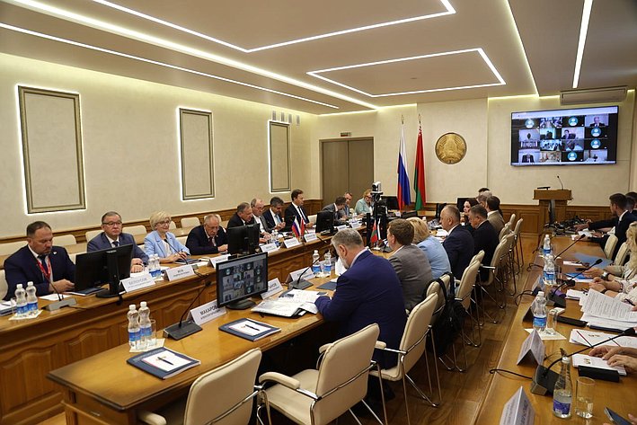 Ольга Щетинина приняла участие в работе совместного заседания Комиссии Парламентского Собрания Союза Беларуси и России по бюджету, налогам и финансовому рынку, Комиссии ПС по экономической политике и Комиссии ПС по промышленности и торговле