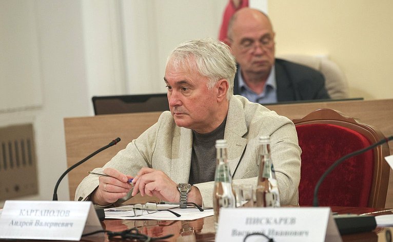 Заседание парламентской комиссии по расследованию преступных действий в отношении несовершеннолетних со стороны киевского режима