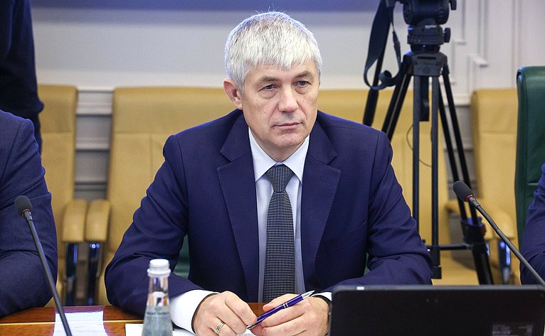 Олег Голов провел встречу с председателем Рабочей комиссии по делам представителей Постоянного комитета Всекитайского собрания народных представителей Китайской Народной Республики