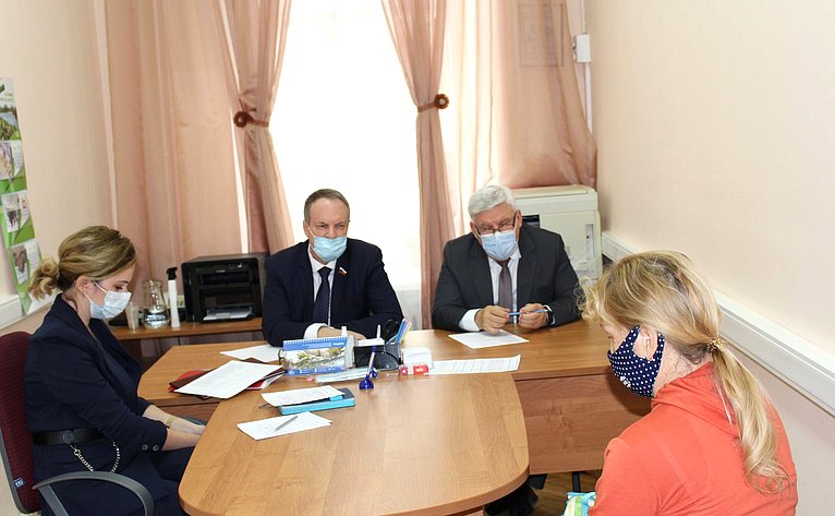 Александр Башкин провел совместно с уполномоченным по правам человека в Астраханской области Андреем Спицыным прием граждан