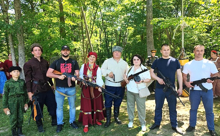 Людмила Талабаева встретилась с казаками в Надеждинском муниципальном округе Приморского края