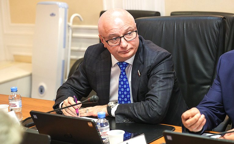 Андрей Клишас