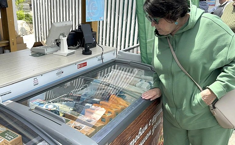 Людмила Талабаева в рамках рабочей поездки в регион посетила городскую часть IV гастрономического фестиваля минтая «О!Мега Вкус»