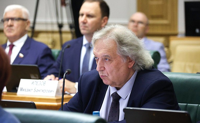 Парламентские слушания на тему «Вопросы управления комплексами индивидуальных жилых домов»