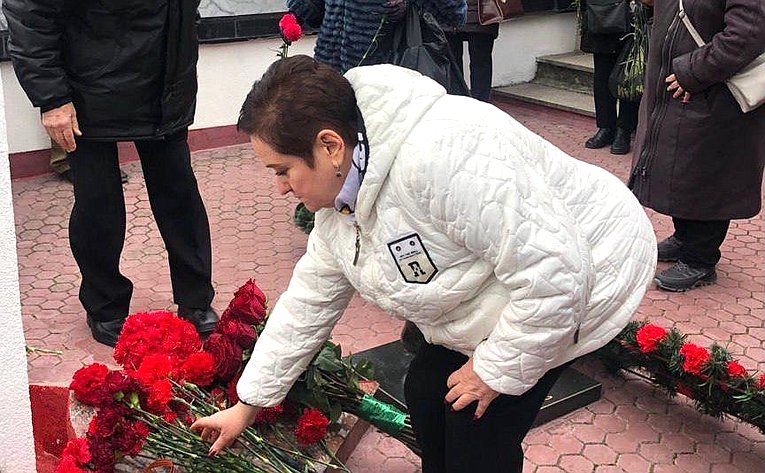 Лариса Мельник приняла участие в торжественных мероприятиях, посвящённых Дню памяти россиян, исполнявших служебный долг за пределами Отечества
