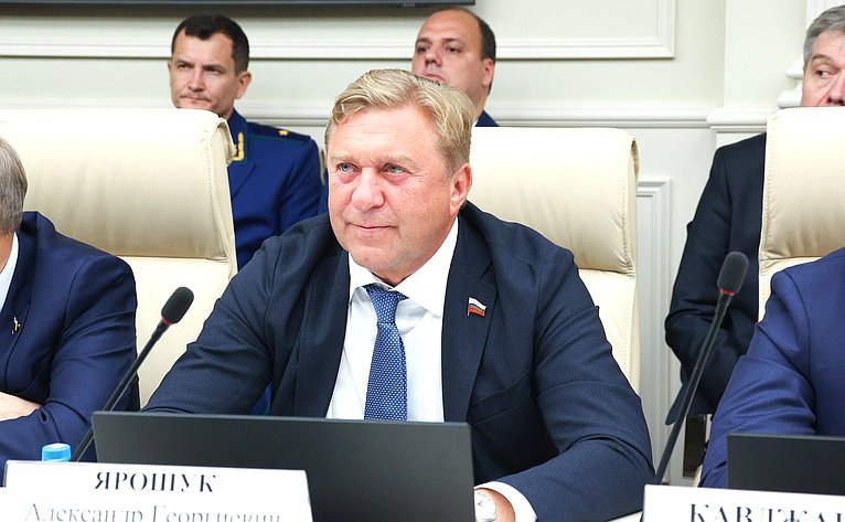 Александр Ярошук