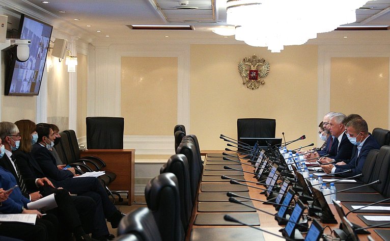 Круглый стол Комитета СФ по Регламенту и организации парламентской деятельности