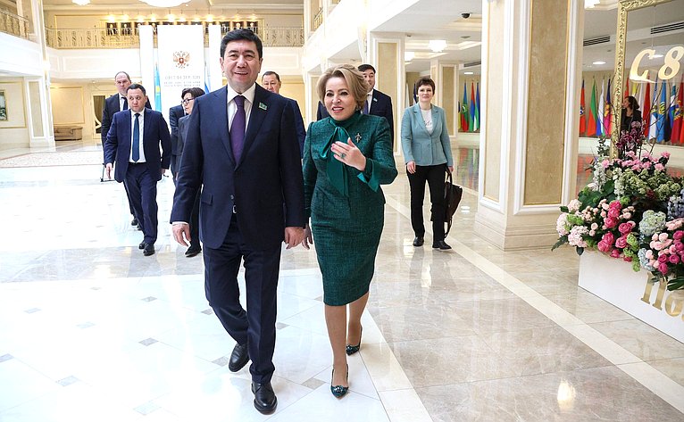 Валентина Матвиенко провела встречу с Председателем Мажилиса Парламента Республики Казахстан Ерланом Кошановым