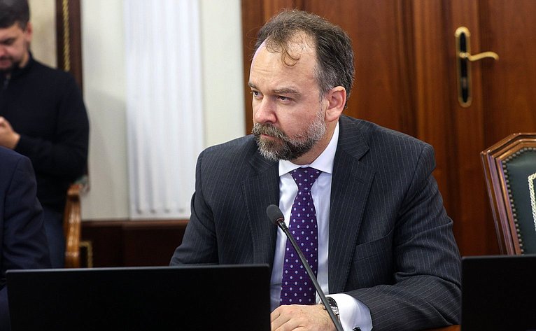 Сергей Рябухин провел встречу с делегацией Федерального сената Национального конгресса Федеративной Республики Бразилии. Делегацию возглавляет Эудосия Мария Оланда де Араужо Калдас