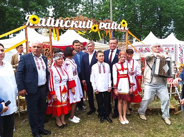 Сергей Рябухин в Ульяновске принял участие в мордовском национальном празднике «Шумбрат» и чувашском «Акатуй»