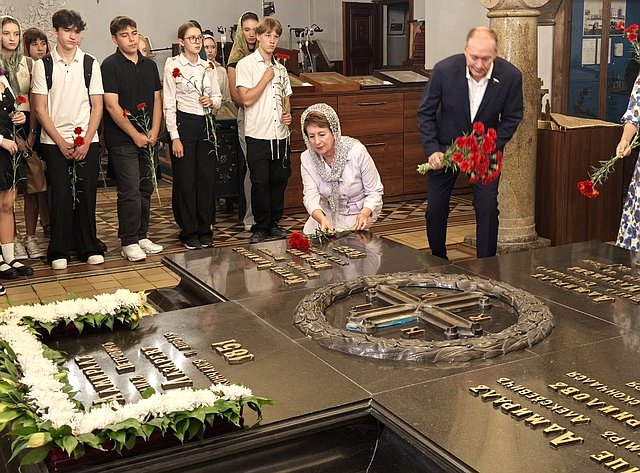 Екатерина Алтабаева приняла участие в торжественных мероприятиях, посвященных памятной дате — завершению Первой обороны Севастополя