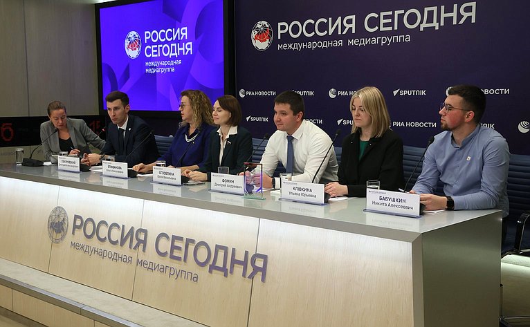 В пресс-центре МИА «Россия сегодня» член Комитета СФ по аграрно-продовольственной политике и природопользованию Ольга Епифанова приняла участие в пресс-конференции, посвященной результатам Всероссийского конкурса молодых управленцев «Лидеры села»