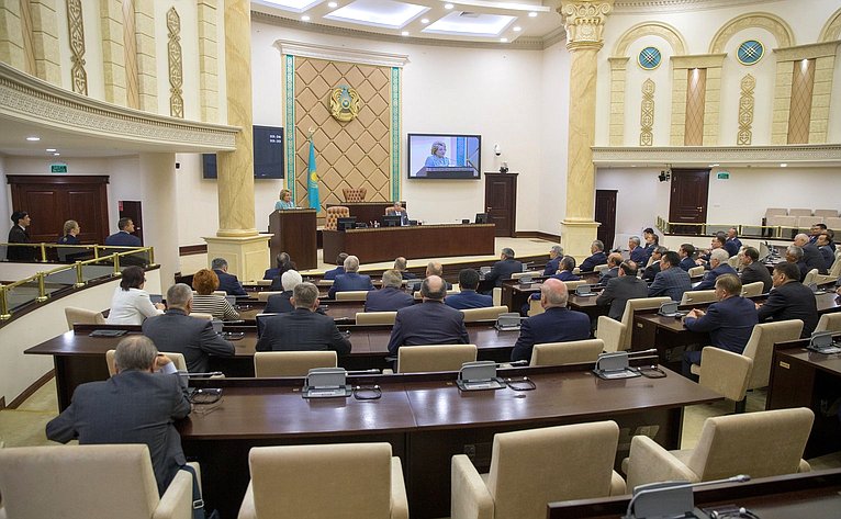 Валентина Матвиенко выступила на пленарном заседании Сената Парламента