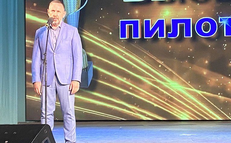 Олег Алексеев поздравил победителей конкурса профессионального мастерства