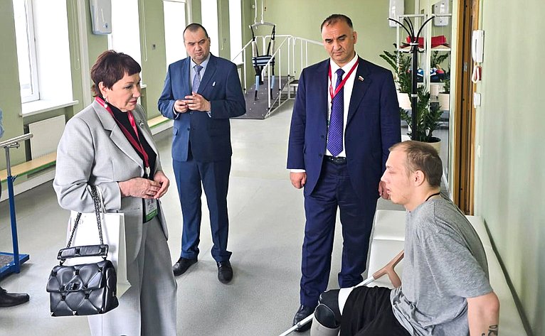 Елена Перминова и Мохмад Ахмадов посетили филиал Центра инновационных технологий в ортопедии (ЦИТО) в Санкт-Петербурге