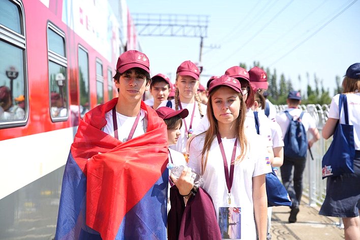 Сергей Горняков приветствовал участников культурно-образовательного проекта «Поезд Памяти» в Волгограде
