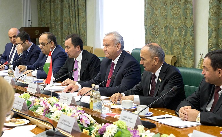 Заседание Комиссии по сотрудничеству Совета Федерации и Маджлиси Милли парламента Таджикистана