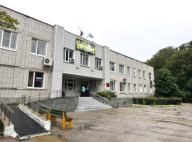 Айрат Гибатдинов проверил ход ремонта социальных объектов Ульяновского района