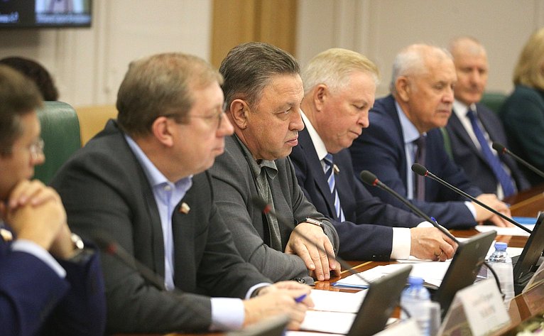 Заседание рабочей группы Комитета СФ по Регламенту и организации парламентской деятельности по модернизации законодательства РФ в области развития потребительской кооперации