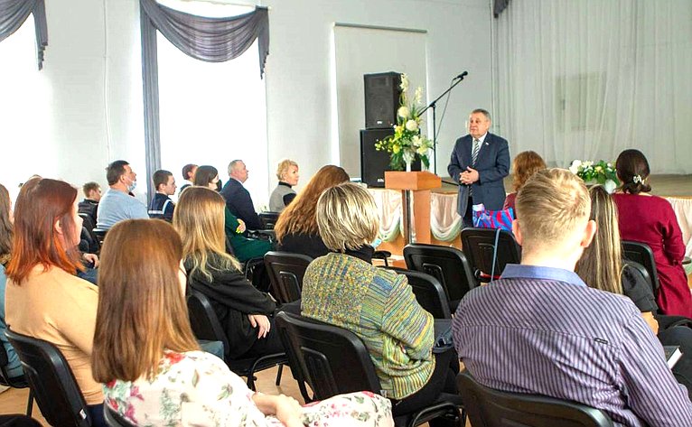 Александр Ракитин в ходе рабочей поездки в регион провел встречу с представителями общественных и научных кругов Республики Карелия