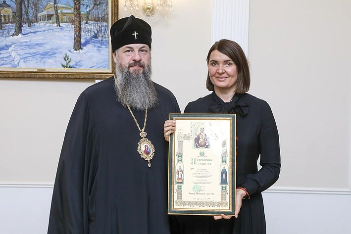 Юлия Лазуткина награждена Патриаршей грамотой за помощь в возрождении Спасского кафедрального Собора