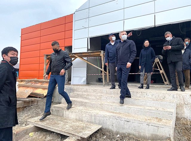 Александр Варфоломеев посетил социальные объекты в селах Республики Бурятия