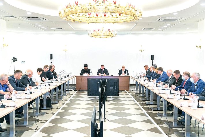 Николай Семисотов принял участие в заседании Попечительского совета Собора Александра Невского в Волгограде