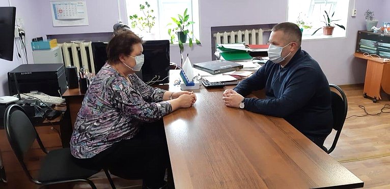 Денис Гусев посетил деревню Андег Заполярного района региона