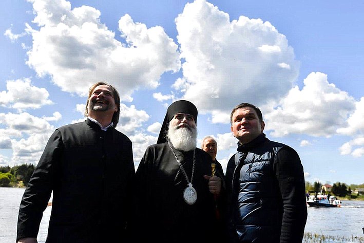 Сергей Перминов присутствовал при водружении креста на возрождаемый храм Святой Живоначальной Троицы в Иссад
