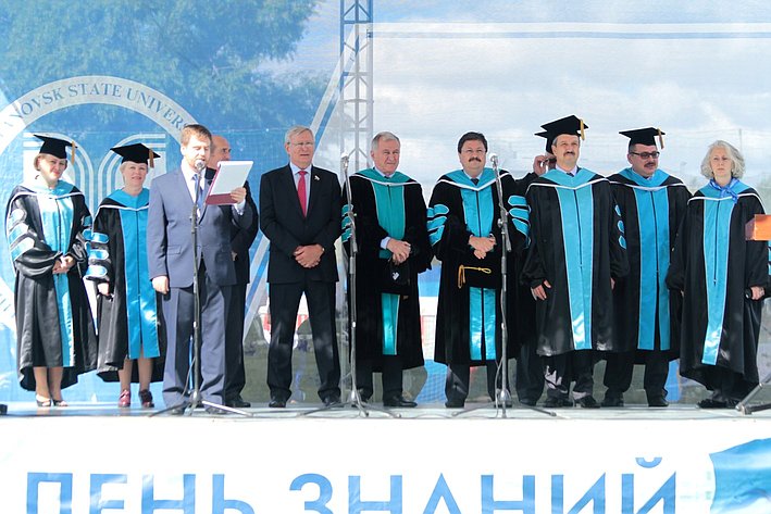 Геннадий Савинов принял участие в мероприятиях, посвященных Дню знаний, в Ульяновском государственном университете