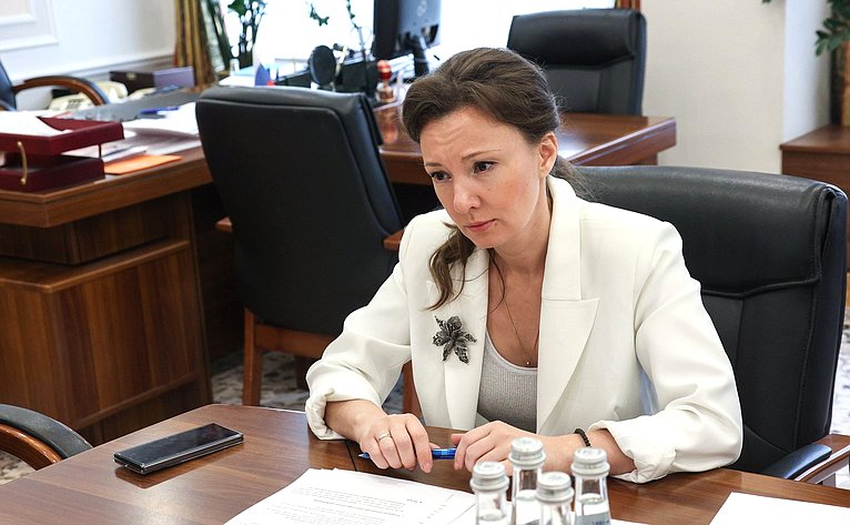 Галина Карелова обсудила с Анной Кузнецовой организацию работы комиссии по расследованию преступлений в отношении детей со стороны киевского режима