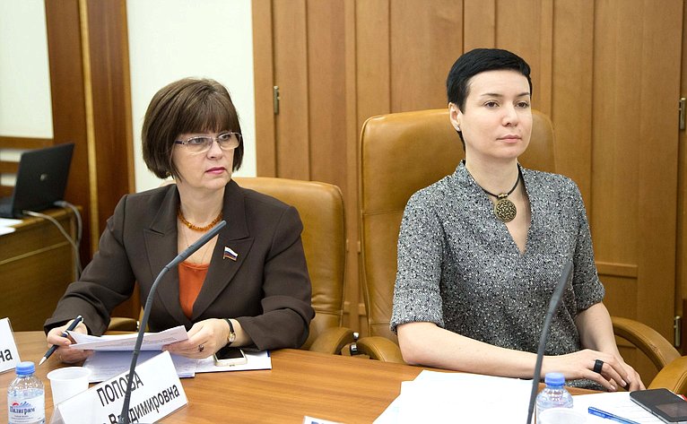 Елена Попова и Ирина Рукавишникова