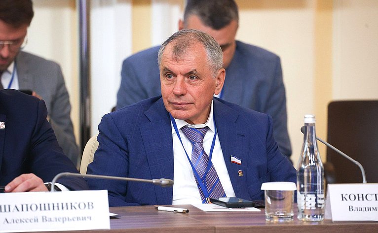 Встреча Председателя СФ Валентины Матвиенко и Председателя Совета Республики Национального собрания Республики Беларусь Натальи Кочановой с руководителями органов государственной власти субъектов Российской Федерации и регионов Республики Беларусь