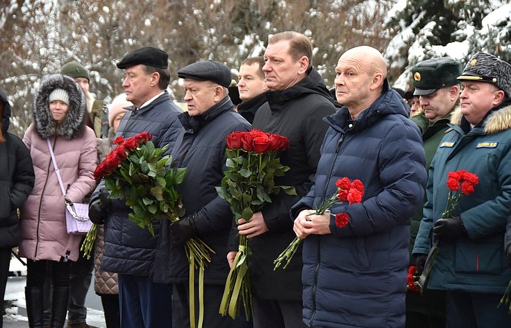 Сергей Рябухин принял участие в митинге-реквиеме, посвящённом Дню Неизвестного Солдата