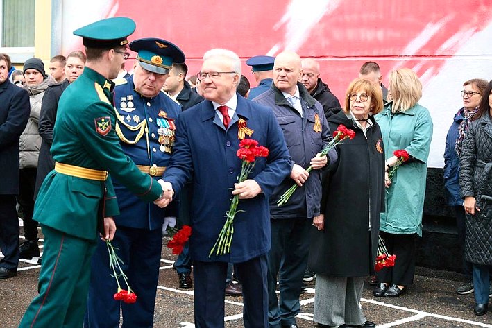 Александр Усс принял участие в торжественной церемонии, предшествующей празднованию 80-летия Победы в Великой Отечественной войне