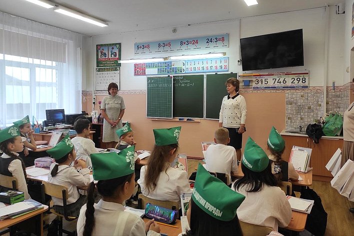 Татьяна Гигель в ходе рабочей командировки по региону побывала в городской школе-гимназии №3