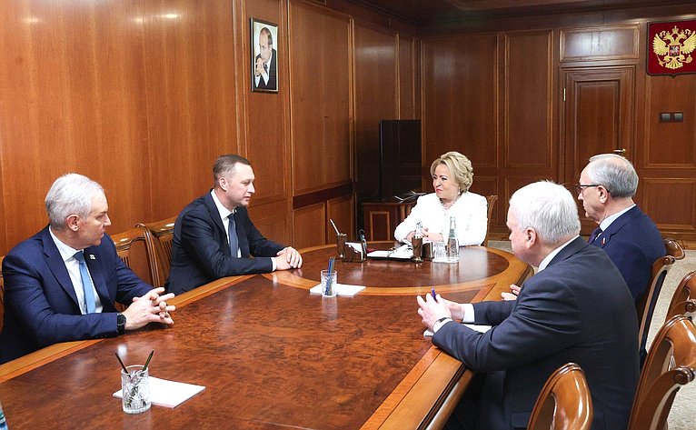 Валентина Матвиенко провела встречу с губернатором Саратовской области Романом Бусаргиным
