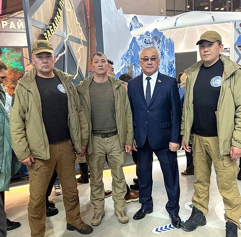 Баир Жамсуев принял участие в открытии Дня Забайкальского края на Международной выставке-форуме «Россия»