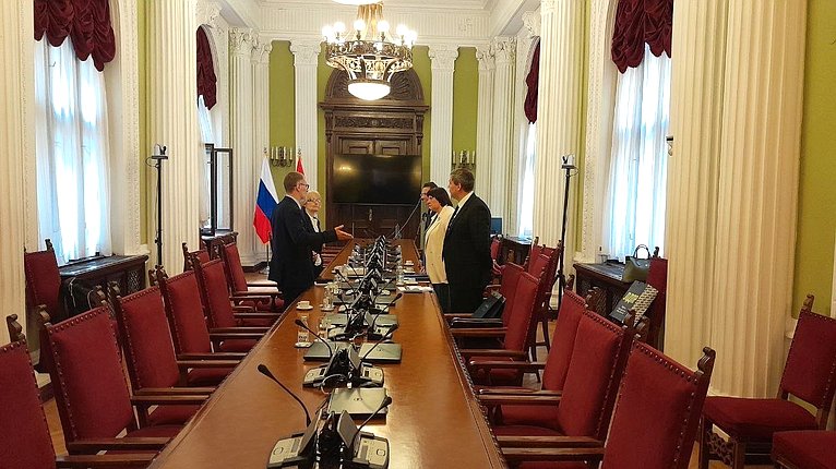 Елена Афанасьева встретилась с сербскими парламентариями в Народной скупщине Республики Сербии