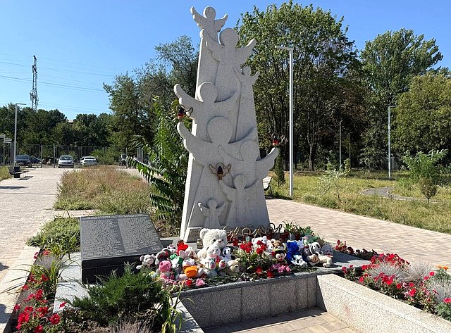 Дарья Лантратова встретилась с вдовами участников СВО и почтила память погибших детей Донбасса