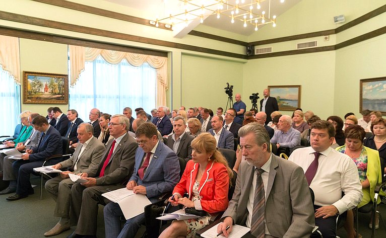 Выездное заседание комитета СФ по бюджету и финансовым рынкам в Тверской области